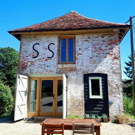 Вилла The Dovecote - Unique Self-Contained 1Bed Renovated Barn Саффрон-Уолден Экстерьер фото