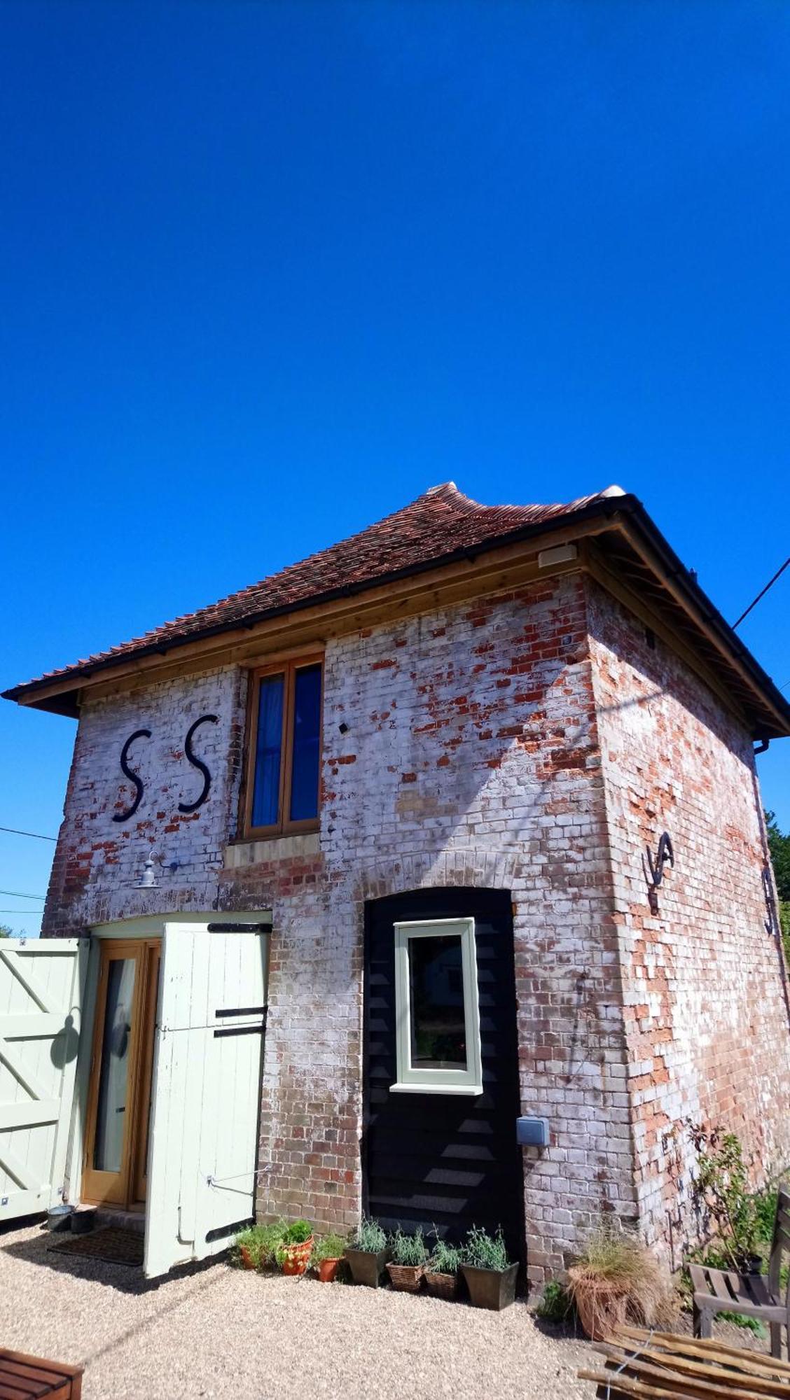 Вилла The Dovecote - Unique Self-Contained 1Bed Renovated Barn Саффрон-Уолден Экстерьер фото